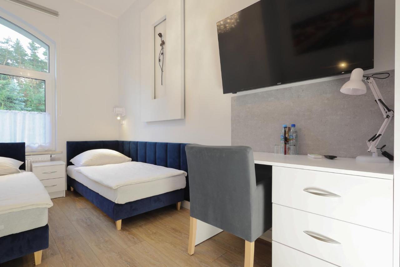 Dworek Rozany Hotel & Restauracja Namyslow Luaran gambar