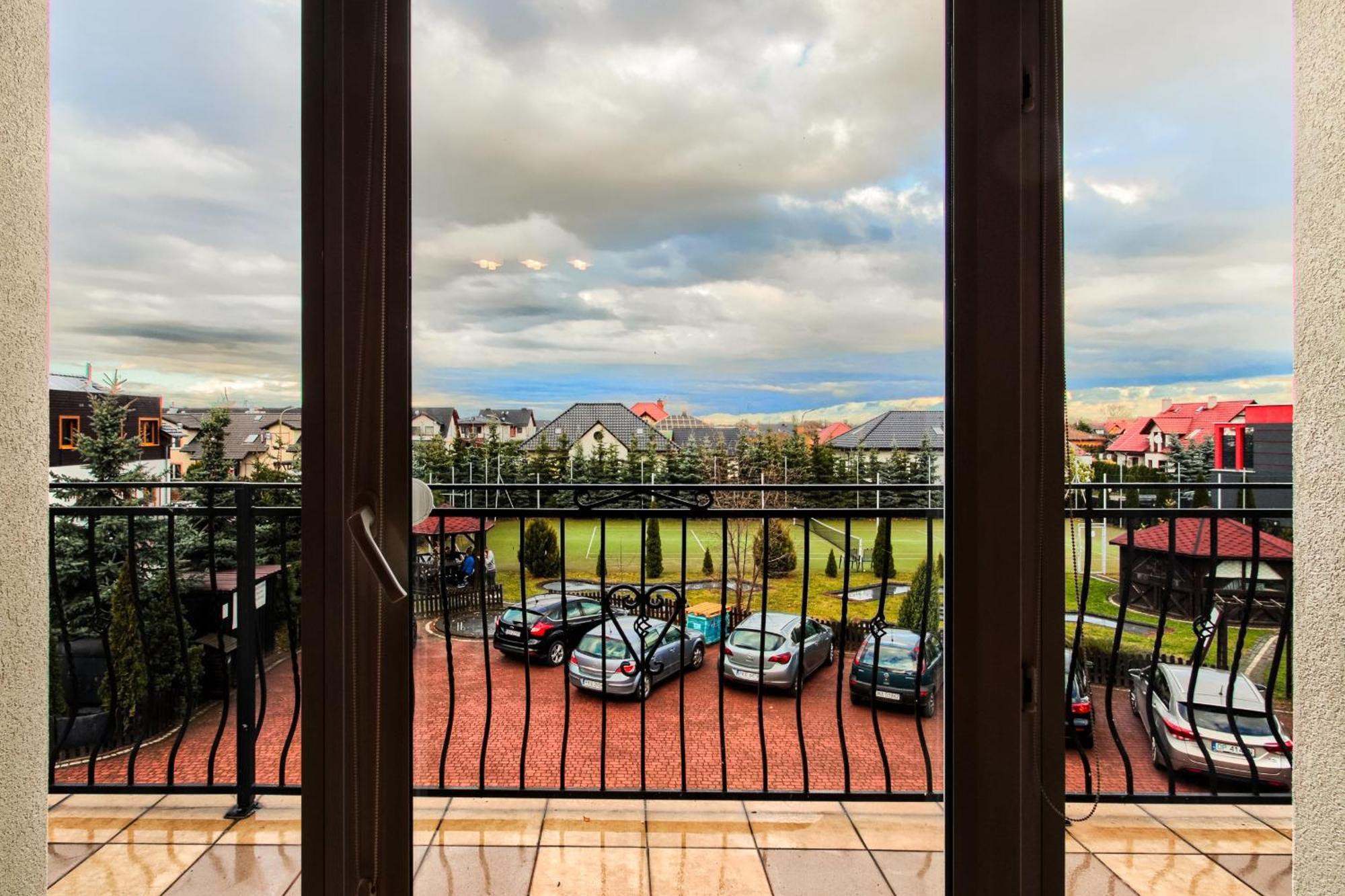 Dworek Rozany Hotel & Restauracja Namyslow Luaran gambar