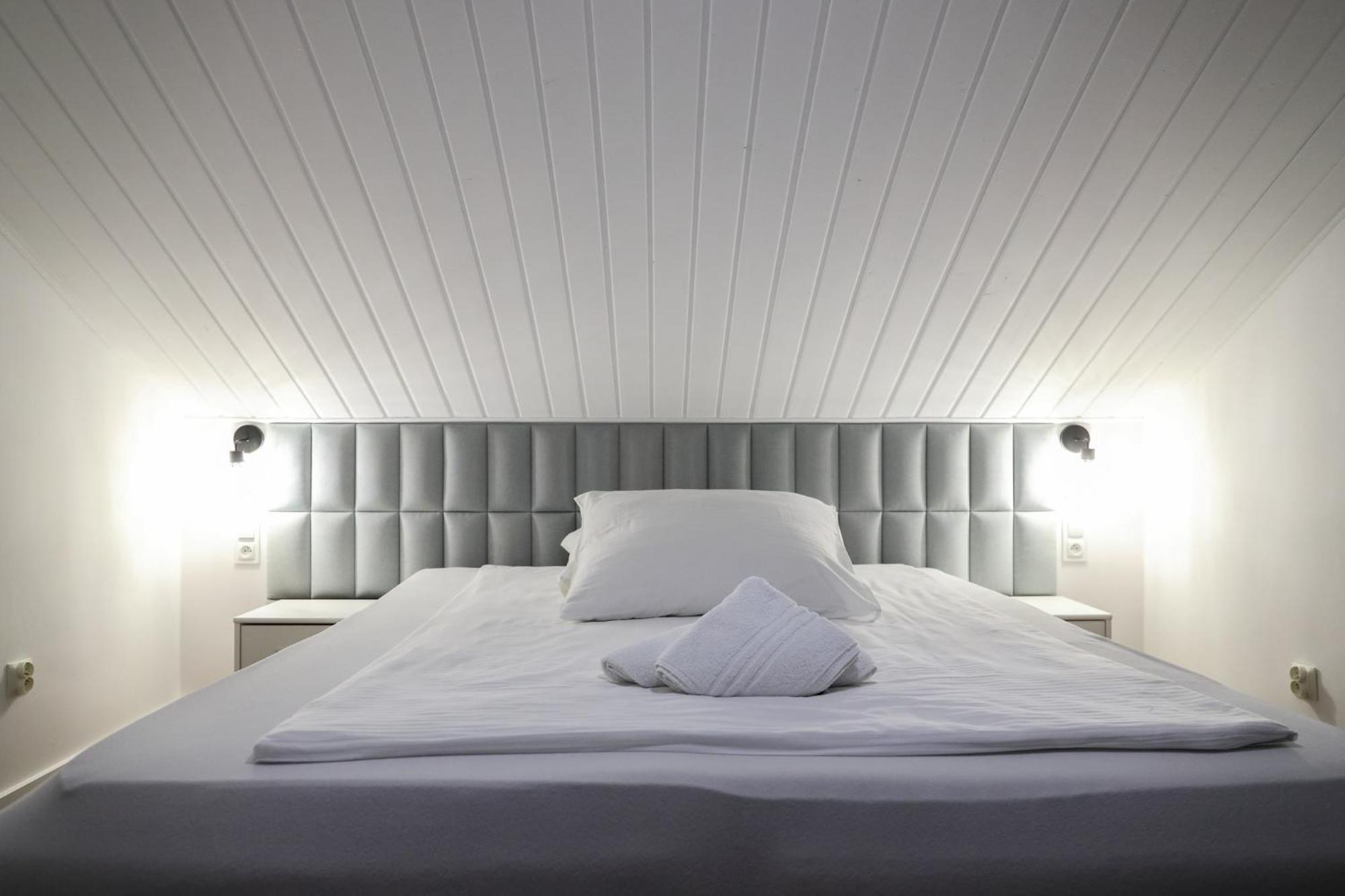 Dworek Rozany Hotel & Restauracja Namyslow Luaran gambar