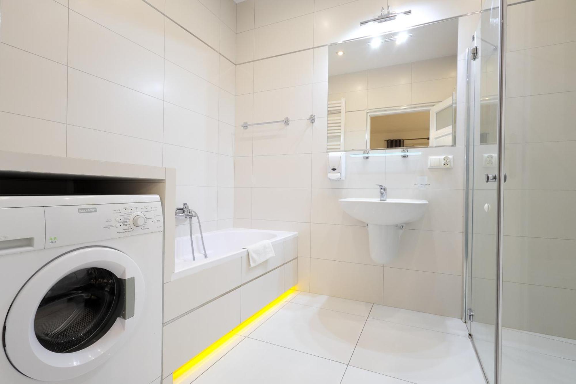 Dworek Rozany Hotel & Restauracja Namyslow Luaran gambar