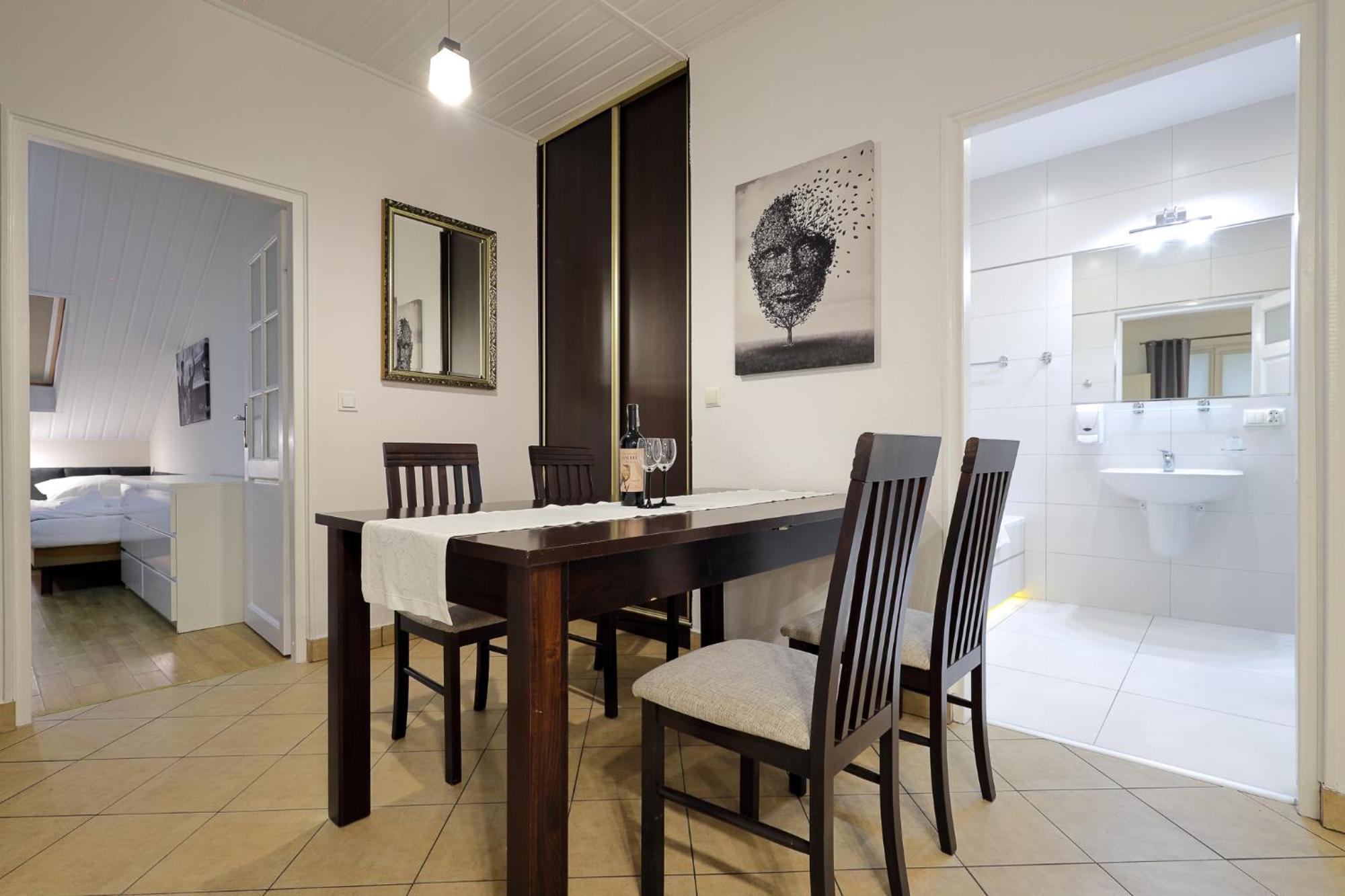 Dworek Rozany Hotel & Restauracja Namyslow Luaran gambar