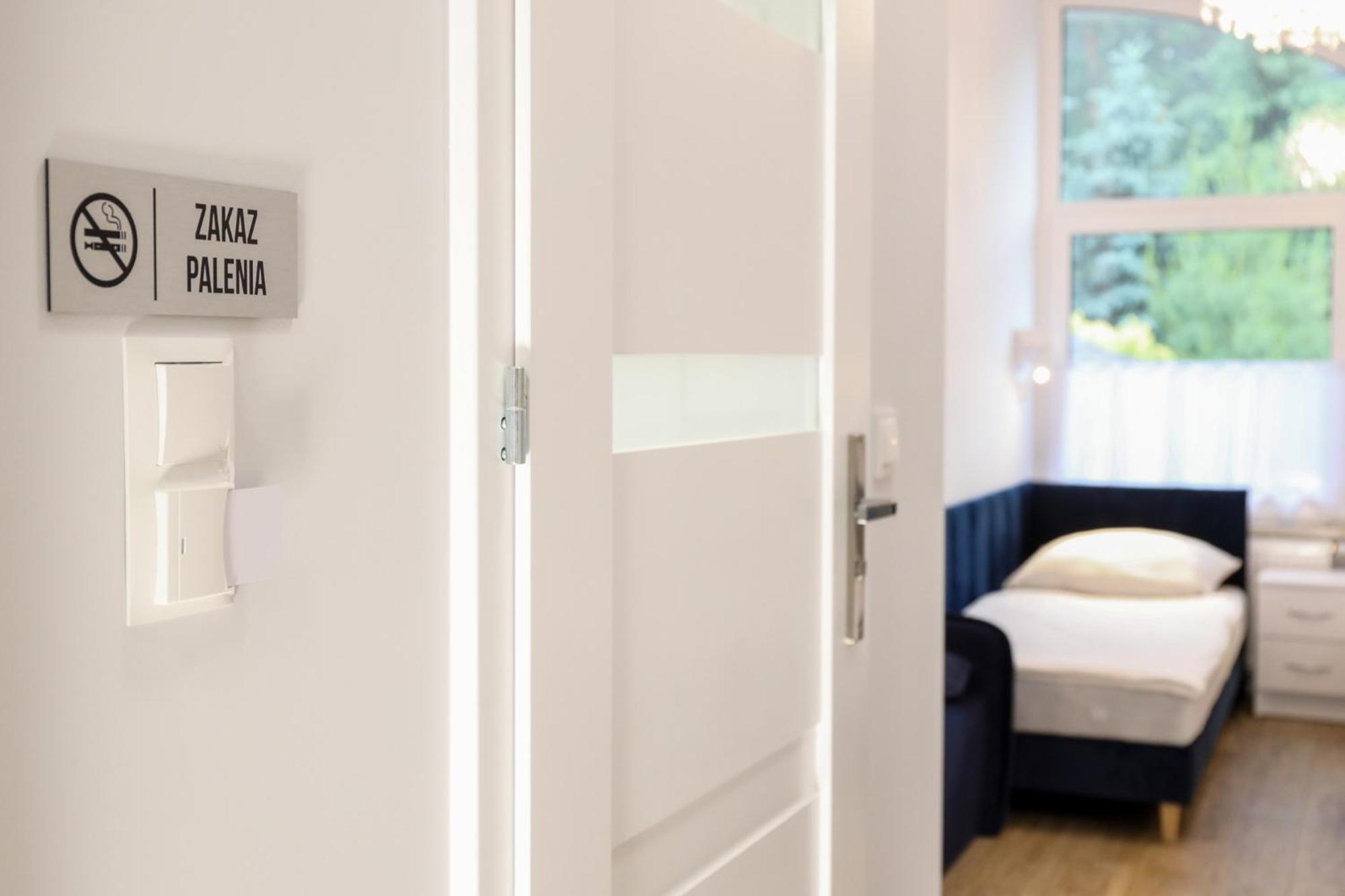 Dworek Rozany Hotel & Restauracja Namyslow Luaran gambar